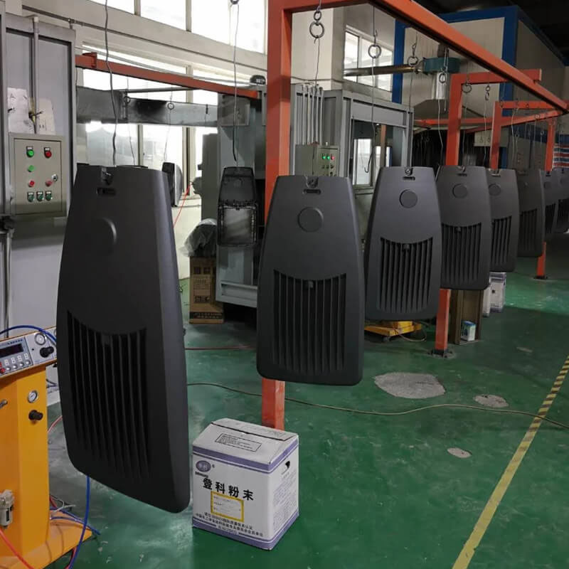 How to spray powder on LED street light housing ? Hvordan spraye pulver på LED-gatelyshus?